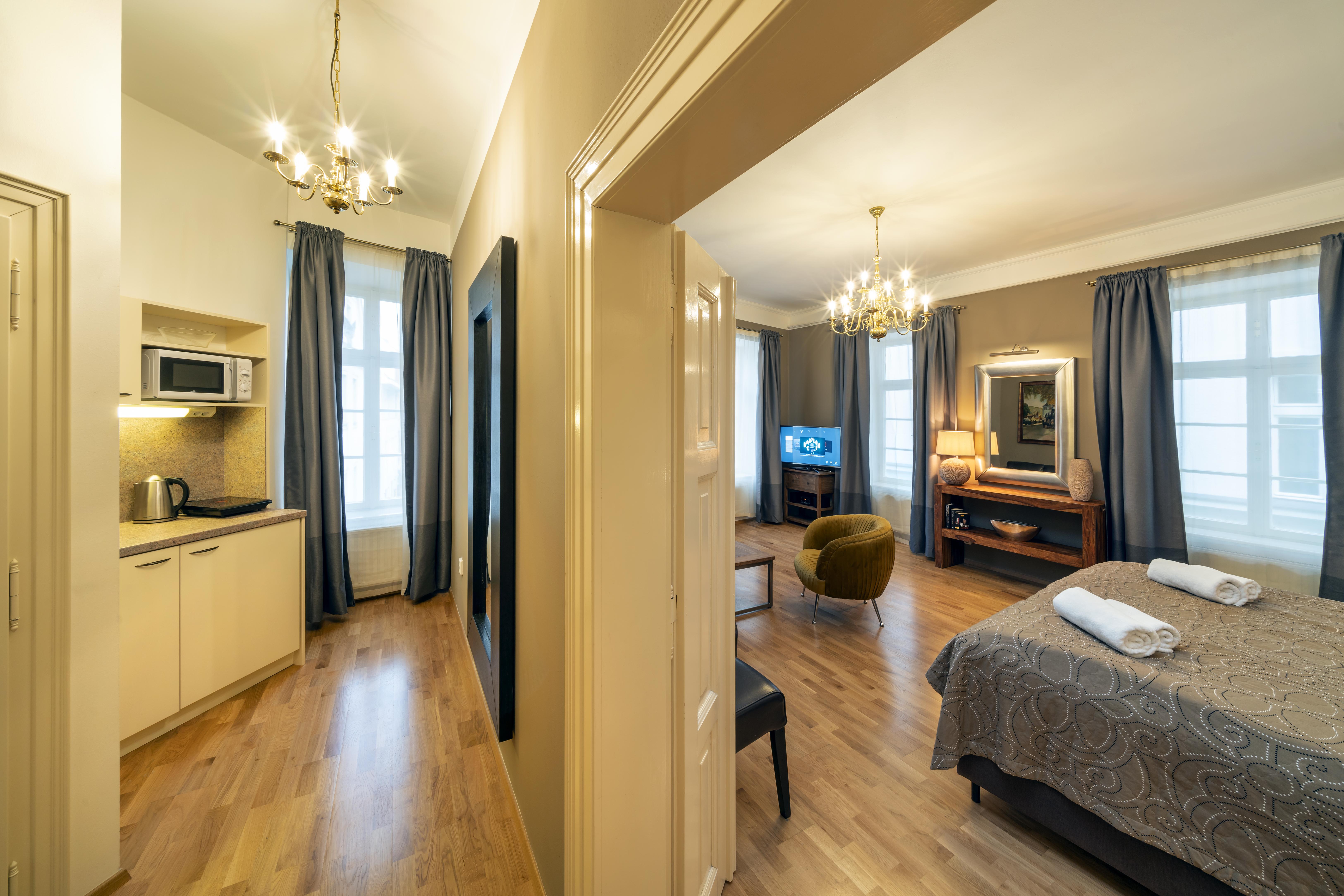 Old Town - Aparthotel Michalska Прага Экстерьер фото