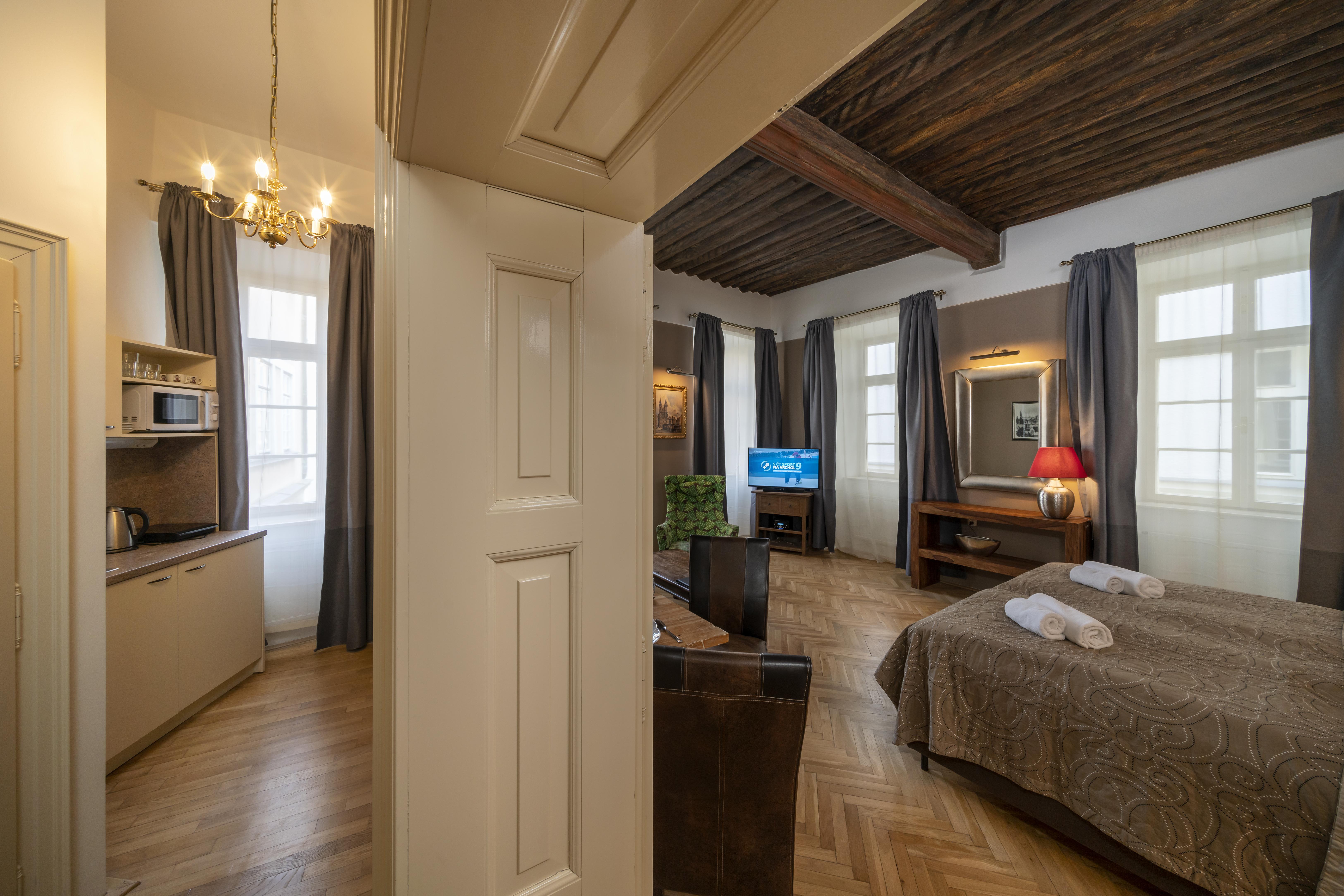 Old Town - Aparthotel Michalska Прага Экстерьер фото