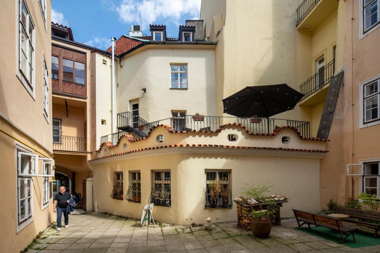 Old Town - Aparthotel Michalska Прага Экстерьер фото