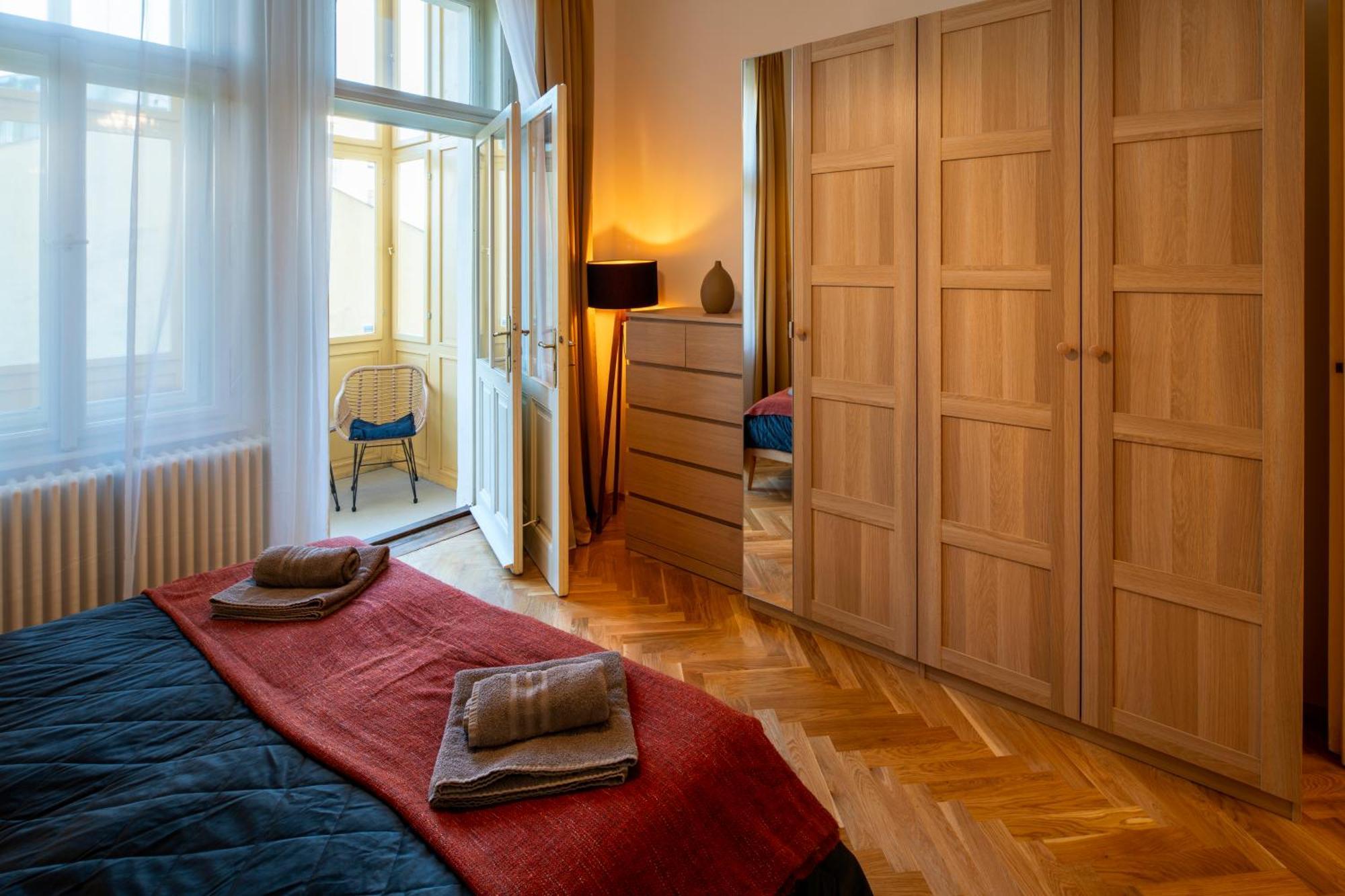 Old Town - Aparthotel Michalska Прага Экстерьер фото