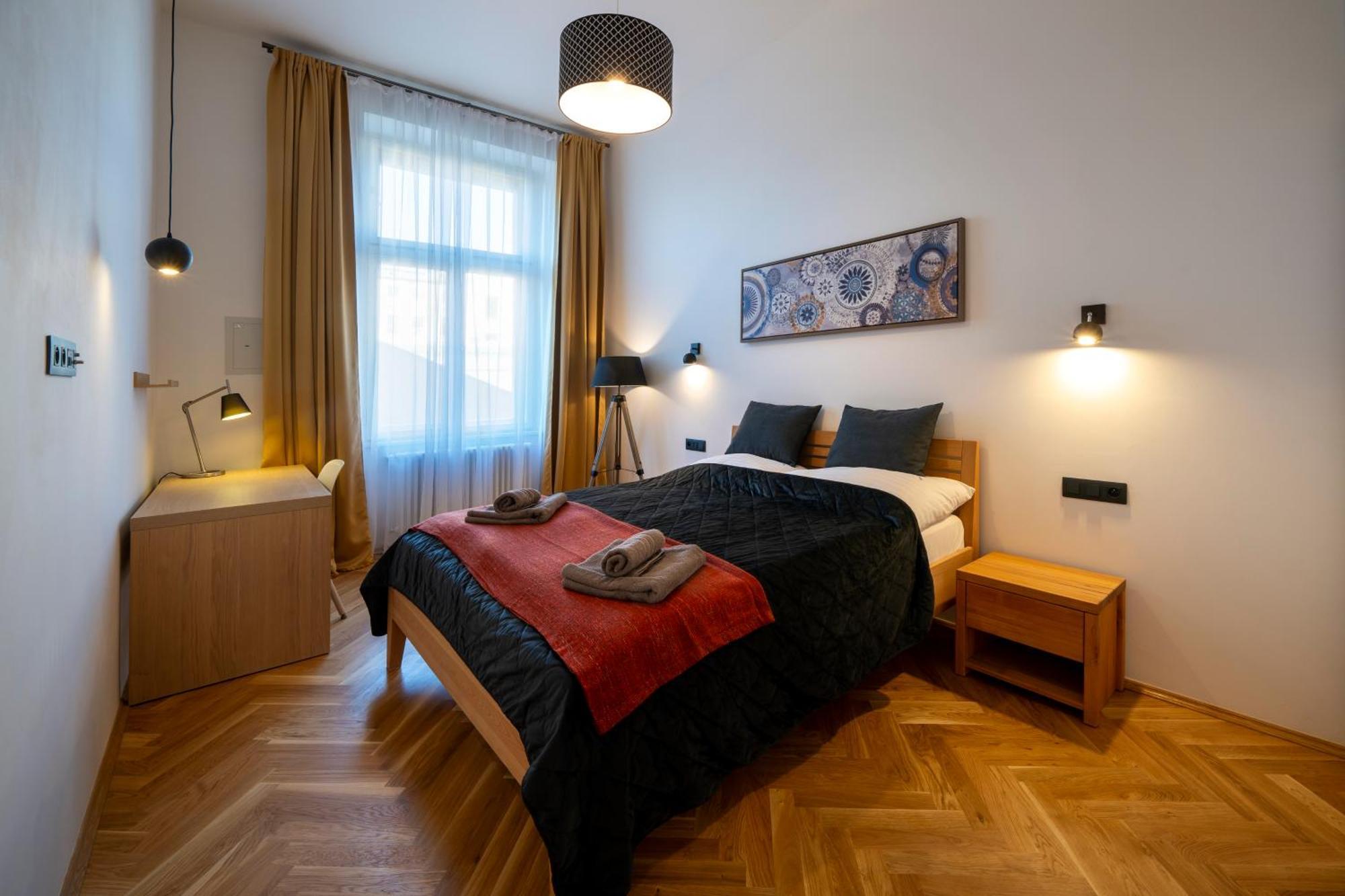 Old Town - Aparthotel Michalska Прага Экстерьер фото